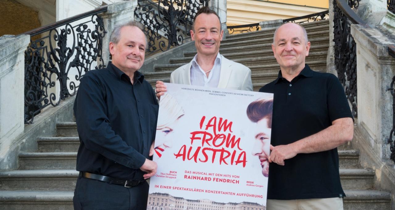 I AM FROM AUSTRIA vor dem Schloss Schönbrunn © Stefanie J. Steindl